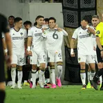 US Open Cup: ex-Barcelona decide cl&aacute;ssico de Los Angeles e presta homenagem a Messi