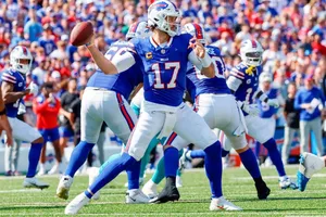 NFL: Vic Frangio compara Josh Allen a quarterback Hall da Fama