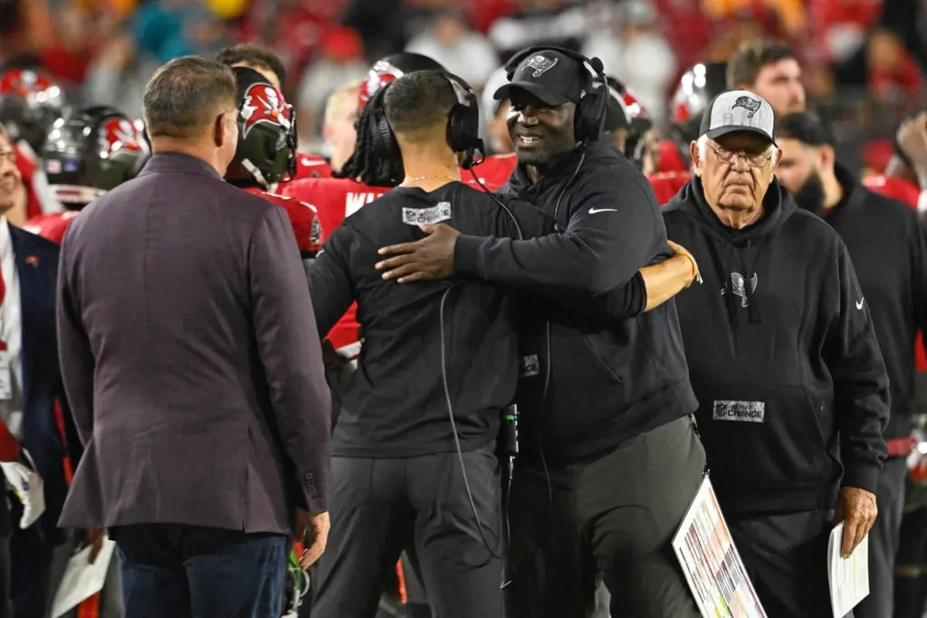NFL: Buccaneers entrevistam coordernadores para temporada 2024-25