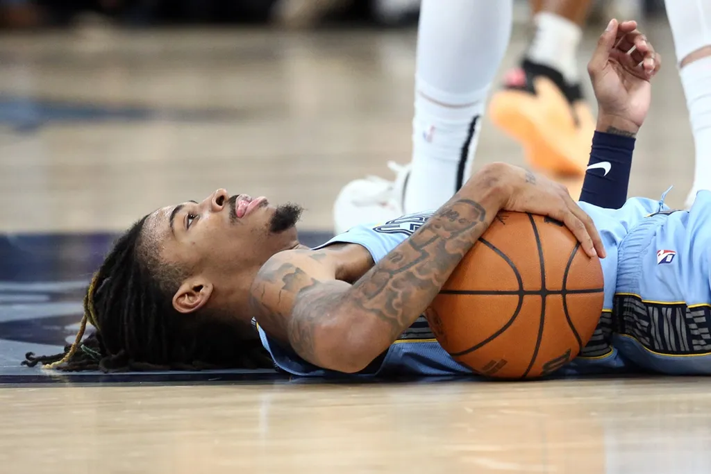 NBA: Ja Morant sofre les&atilde;o grave e est&aacute; fora da temporada 2023-24