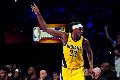 Myles Turner em a&ccedil;&atilde;o pelo Indiana Pacers na NBA