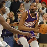NBA: Suns vencem, &lsquo;roubam&rsquo; vaga dos Pelicans nos playoffs e fazem &lsquo;replay&rsquo; contra Wolves