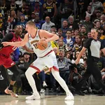 Nuggets vencem Heat, conquistam t&iacute;tulo in&eacute;dito da NBA e consagram Jokic