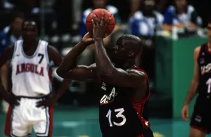 Shaquille O'Neal nos Jogos Ol&iacute;mpicos de Ver&atilde;o, em Atlanta, 1996. Cr&eacute;dito: PictureAlliance / Icon Sport