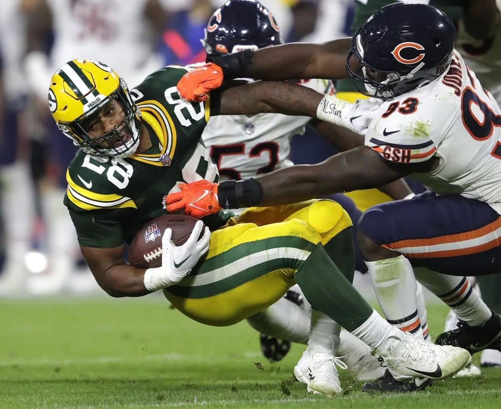 Bears vs Packers: jogador esquenta rivalidade e diz que f&atilde;s s&atilde;o uma &lsquo;m&hellip;&rsquo;