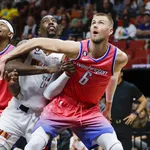 NBA: Celtics se aproximam de troca tripla bomb&aacute;stica por astro rival