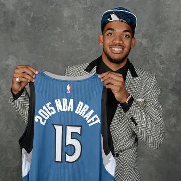 Karl-Anthony Towns, Minnesota Timberwolves, NBA Draft. Foto: Reprodu&ccedil;&atilde;o/Twitter/@NBADraft