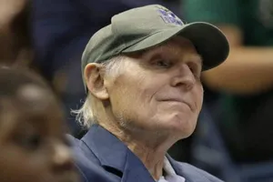 NBA: importante dirigente do Milwaukee Bucks morre aos 88 anos