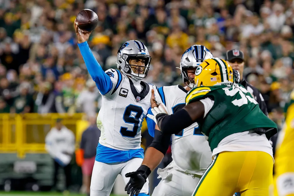 [NFL] Packers 27 x 19 Panthers: 22 press&otilde;es em Bryce Young pesaram mais que tr&ecirc;s turnovers