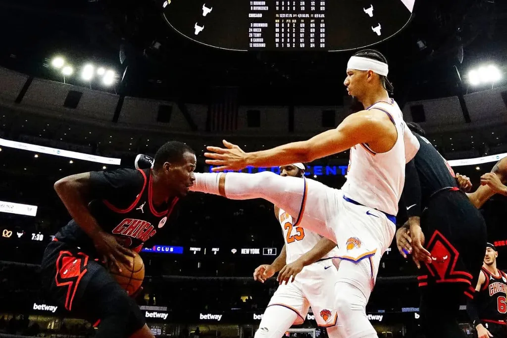 NBA: Jogador dos Bulls recebe &lsquo;chute&rsquo; na cabe&ccedil;a em retorno oficial ao time