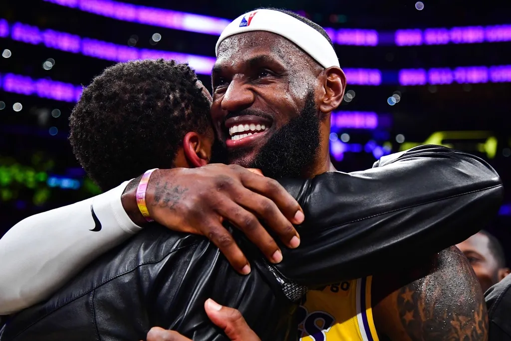 Lakers: empres&aacute;rio prev&ecirc; LeBron jogando aos 45 anos e faz compara&ccedil;&atilde;o ousada