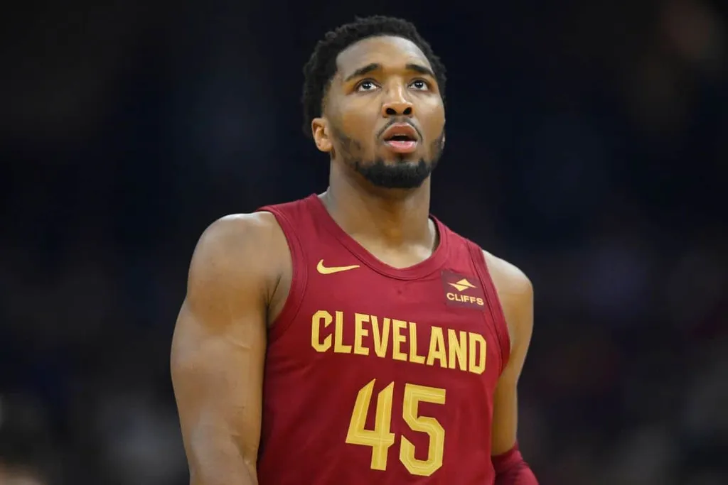 Donovan Mitchell &eacute; impedido de concorrer ao MVP e All-NBA Teams