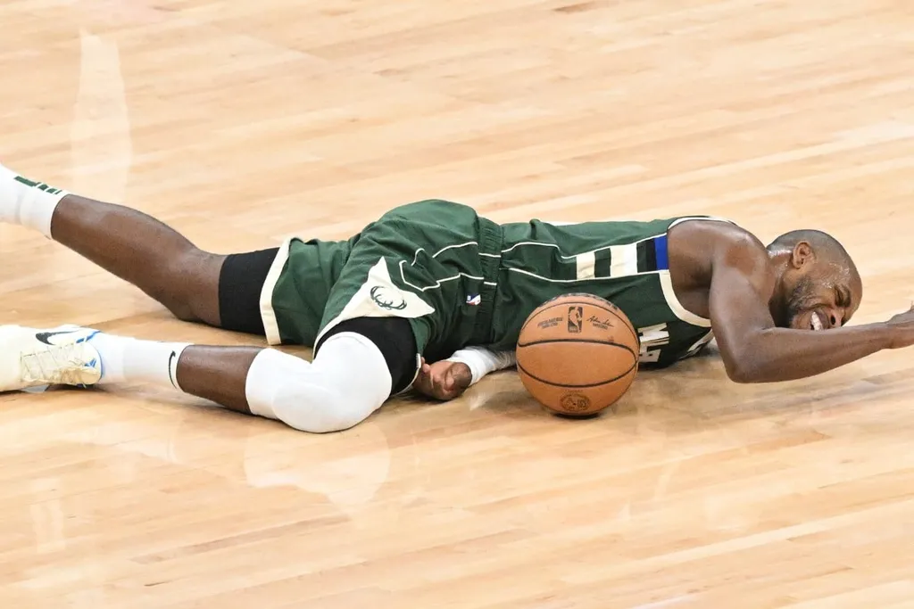 NBA Playoffs: Mais um? Estrela dos Bucks n&atilde;o treina e pode ser desfalque para o Jogo 3