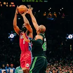 NBA: 76ers t&ecirc;m dia inspirado de Harden e abrem semis com vit&oacute;ria sobre Celtics