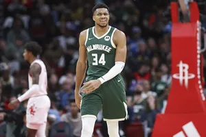 NBA: Após derrota para os Rockets, Giannis detona defesa dos Bucks ‘temos que ser melhores’