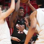 NBA: Butler aquece o cora&ccedil;&atilde;o de Miami em vit&oacute;ria arrasadora sobre os Cavaliers