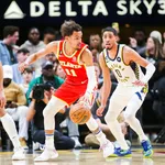 NBA: Trae Young perde a cabe&ccedil;a e tenta agredir &aacute;rbitro em jogo do Hawks