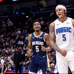 Paolo Banchero mostra a sua magia em vit&oacute;ria diante dos Pelicans pela NBA