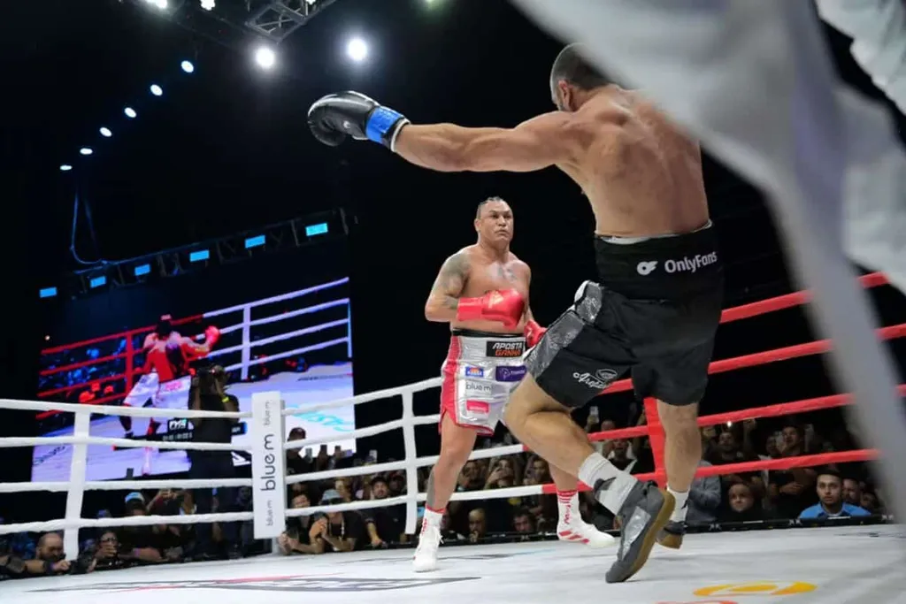 Boxe: Pop&oacute; agradece Bambam ap&oacute;s nocaute, mas avisa: &lsquo;N&atilde;o quero ser seu amigo&rsquo;