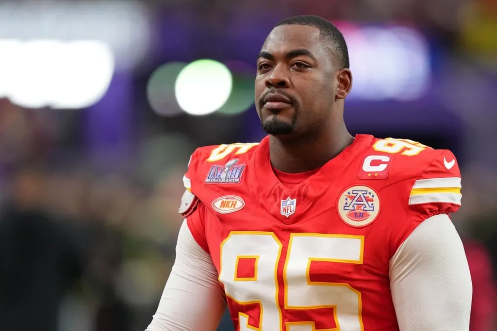 NFL: Chiefs vivem dilema e ter&atilde;o que &lsquo;liberar&rsquo; astro defensivo do time