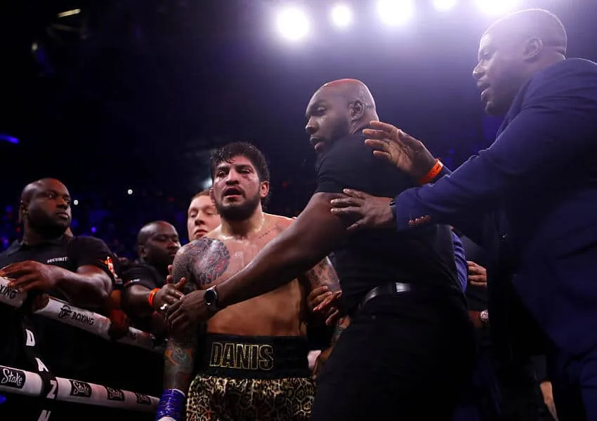 Ap&oacute;s derrota para Logan Paul, Dillon Danis &eacute; demitido pelo Bellator