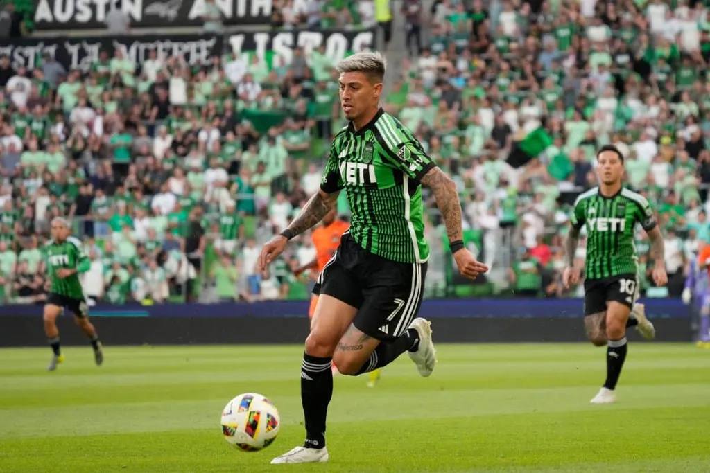 Rigoni rescinde com time da MLS e torcida de clube brasileiro&nbsp;pede&nbsp;seu retorno