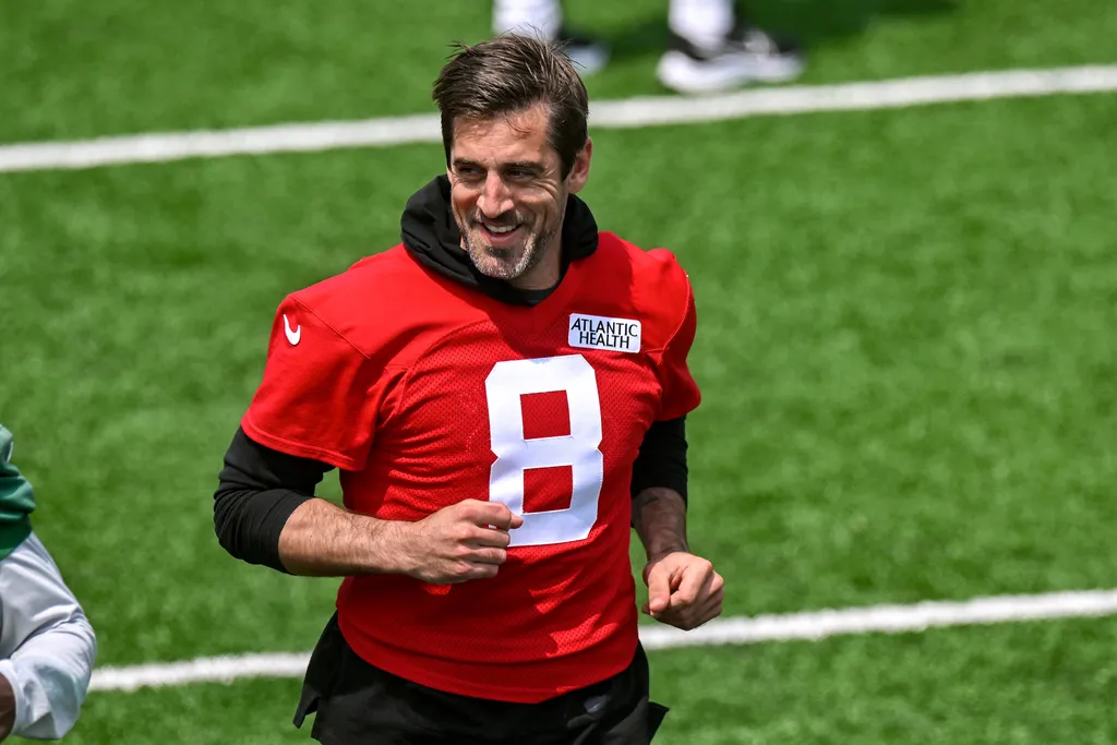 NFL: Aaron Rodgers faz revis&atilde;o sobre seu futuro com os Jets