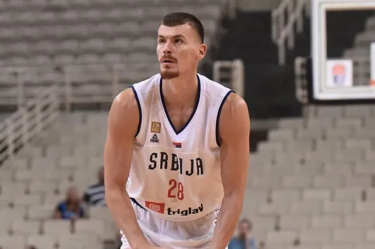 Copa de Basquete: jogador da S&eacute;rvia perde o rim ao levar cotovelada em jogo