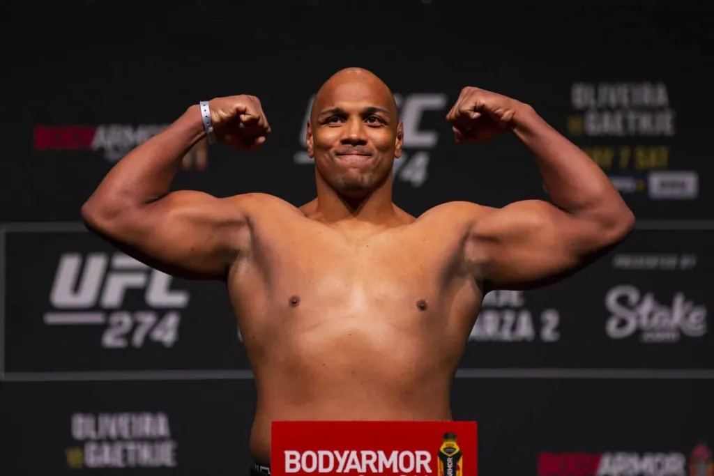 UFC 298 ter&aacute; luta de peso pesado brasileiro