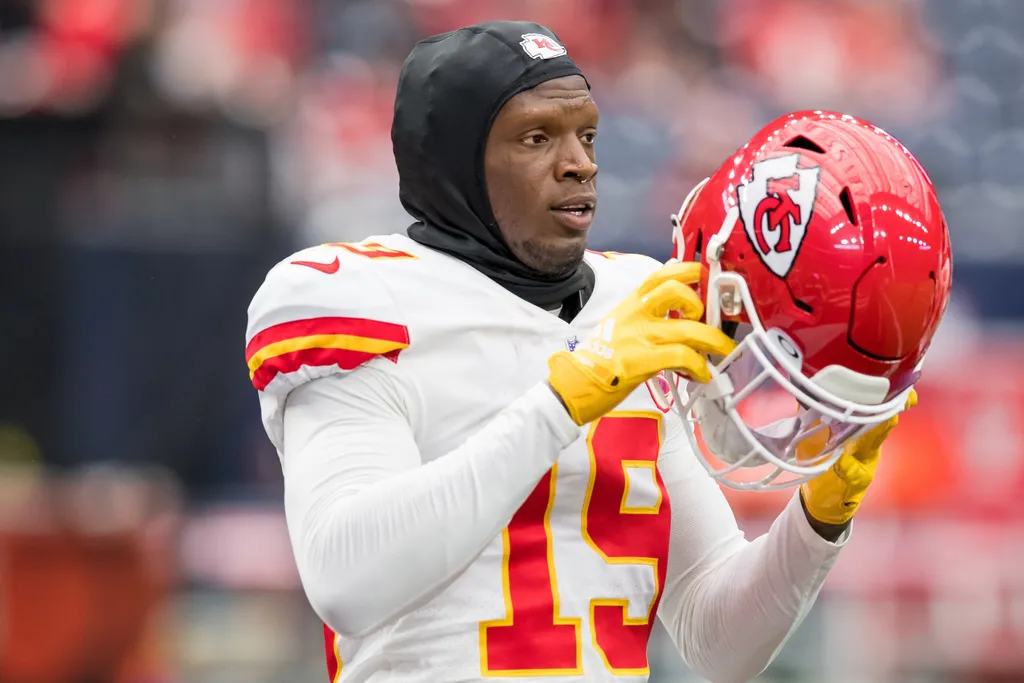 NFL: WR dos Chiefs xinga torcedores por &aacute;udio e culpa hacker