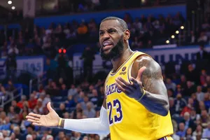 NBA: empresário de LeBron James é pego em esquema ilegal de apostas