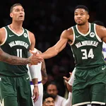 Giannis se impressiona com 1&ordm; jogo ao lado de Lillard na NBA: &lsquo;Nunca vi isso&rsquo;