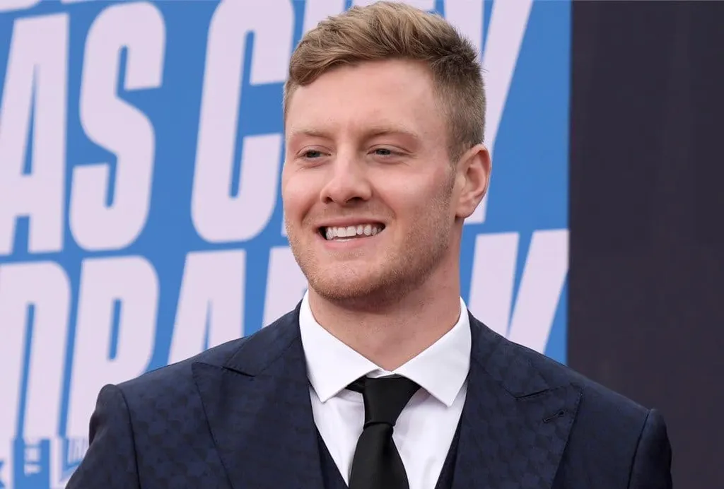 NFL Draft: QB &lsquo;ignorado&rsquo; finalmente &eacute; chamado; veja escolhas da 2&ordf; rodada