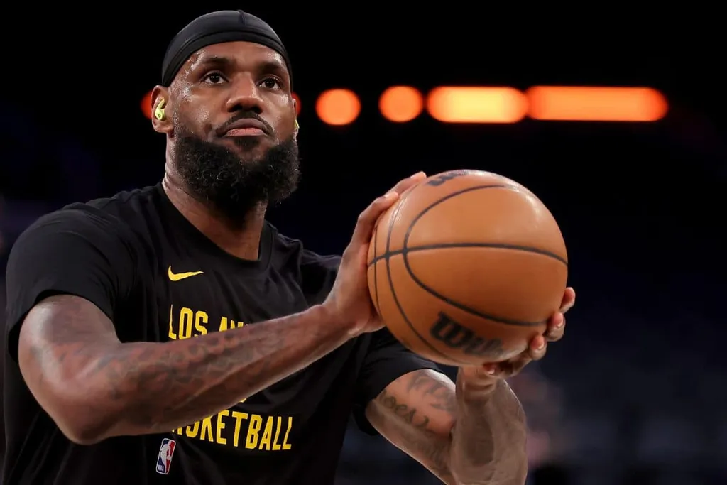 Cinco estrelas da NBA que podem mudar de time em 2024