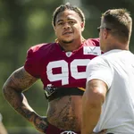 NFL: Chase Young n&atilde;o se recupera e vira desfalque nos Commanders