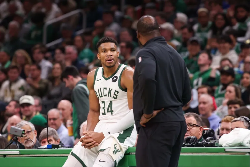Giannis se defende de acusa&ccedil;&otilde;es a respeito da demiss&atilde;o de t&eacute;cnico: &lsquo;&eacute; um neg&oacute;cio muito louco&hellip;&rsquo;