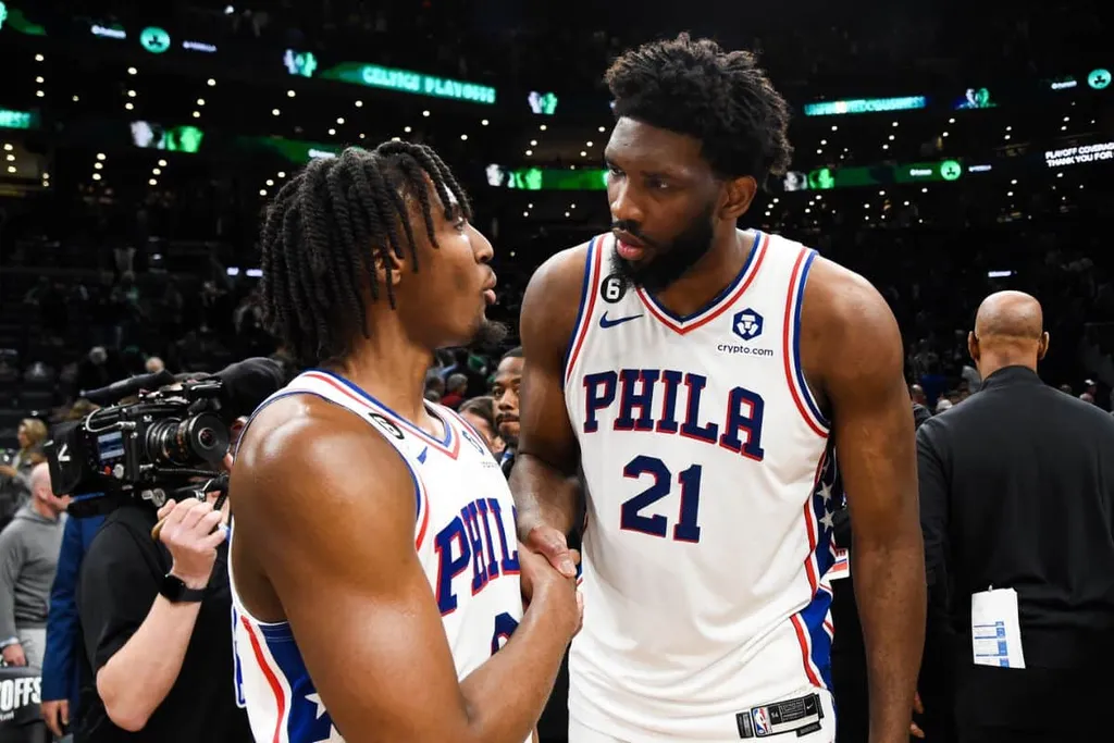 NBA Playoffs 2024: Embiid e Maxey discutem o futuro dos 76ers ap&oacute;s elimina&ccedil;&atilde;o