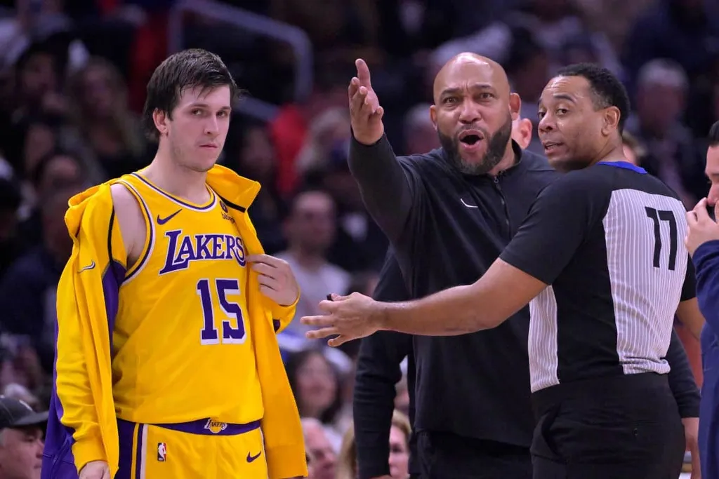 Ap&oacute;s vencer os Celtics, t&eacute;cnico dos Lakers revela conversa com Austin Reaves: &lsquo;Eu apenas&hellip;