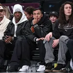 NBA: Vini Jr. ganha dois presentes de Antetokounmpo e se emociona