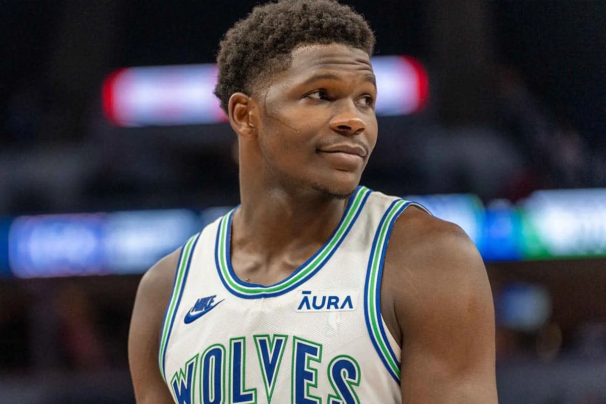 Anthony Edwards foi a primeira escolha do draft geral da NBA em 2020 e, pelo Minnesota Timberwolves, &eacute; pe&ccedil;a importante no time de Chris Finch. Foto: Reprodu&ccedil;&atilde;o/ Icon Sports