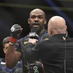 UFC: Jon Jones afirma que j&aacute; tem data certa para retorno&nbsp;ap&oacute;s&nbsp;les&atilde;o