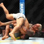 UFC 300: Charles do Bronx perde para Tsarukyan e se distancia do cintur&atilde;o