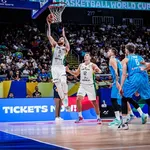 Valanciunas brilha e Litu&acirc;nia vence a Eslov&ecirc;nia pela Copa do Mundo de Basquete