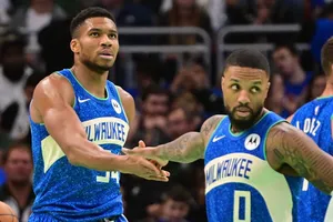 45 pontos de Lillard causam reação inesperada de Giannis na NBA: ‘Ele riu’