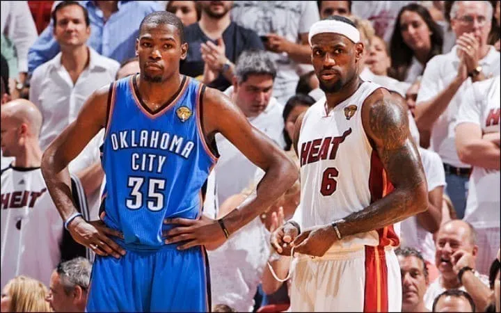 Treinando com a sele&ccedil;&atilde;o, Kevin Durant elogia amigo LeBron James