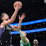 NBA: Fox e Sabonis brilham, mas Celtics seguram rea&ccedil;&atilde;o dos Kings em casa