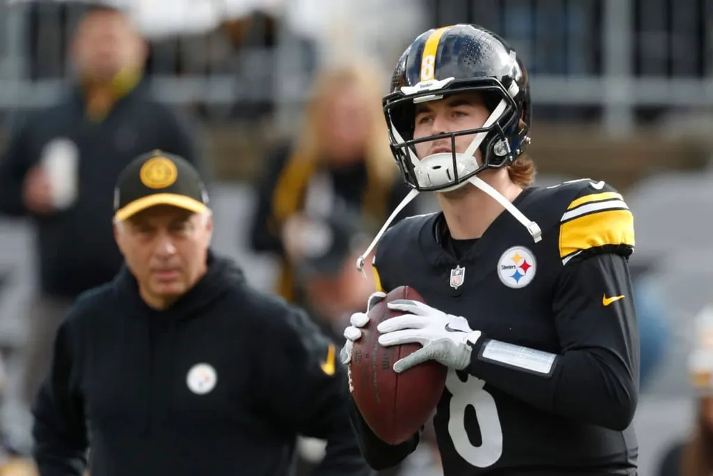 NFL: Pickett enfrentar&aacute; cirurgia ap&oacute;s les&atilde;o sofrida contra Cardinals