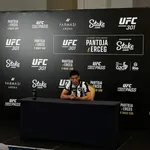 Steve Erceg comenta sobre camisa na encarada do UFC 301: &lsquo;N&atilde;o &eacute; um concurso de moda&rsquo;