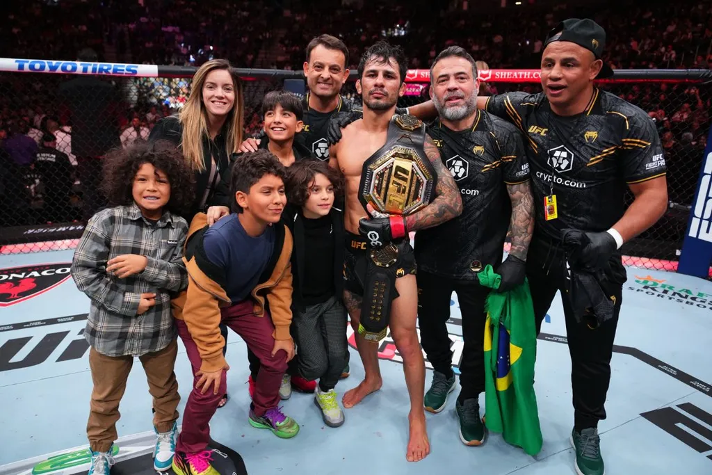 UFC 296: Alexandre Pantoja domina advers&aacute;rio e mant&eacute;m cintur&atilde;o