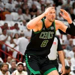 NBA Playoffs 2024: Celtics projetam data de retorno de Porzingis ap&oacute;s les&atilde;o